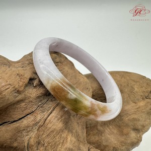 【肌容雪】天然緬甸A貨粉春撒金翡翠平安鐲 編號206(鐲圍54.7mm#17號)