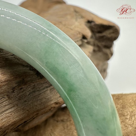 【肌容雪】天然緬甸A貨翡翠綠飄花圓條手鐲 編號533(鐲圍54.2mm#17號)