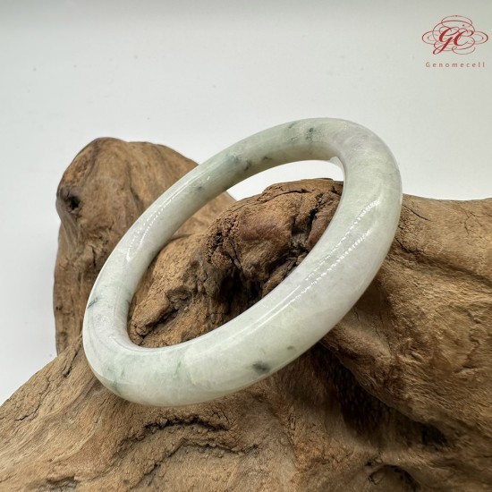 【肌容雪】天然緬甸A貨翡翠綠飄花圓條手鐲 編號556(鐲圍56.1mm#17.5號)