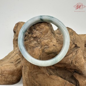 【肌容雪】天然緬甸A貨飄藍花翡翠正圈手鐲 編號592(鐲圍55.7mm#17.5號)