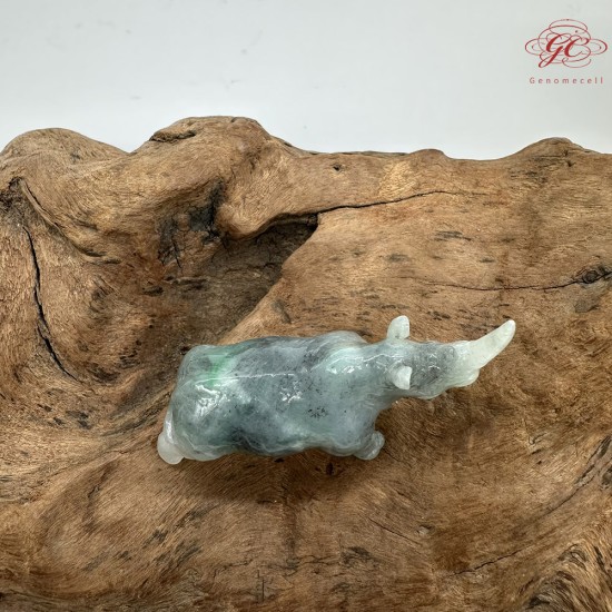 【肌容雪】天然緬甸A貨藍水翡翠飄綠花犀牛造型擺件 編號616
