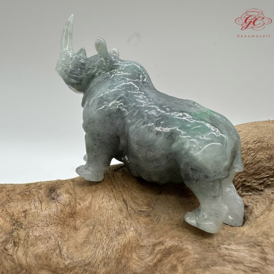 【肌容雪】天然緬甸A貨藍水翡翠飄綠花犀牛造型擺件 編號616