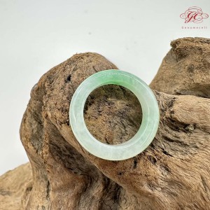 【肌容雪】天然緬甸A貨綠翡翠飄花戒圈 編號1010(戒圍18.2mm#14號)