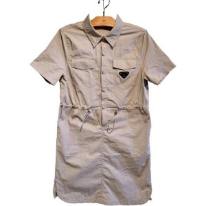【二手精品9.9新】Prada 設計風格的工裝風抽繩短袖連身裙（洋裝）(肩40胸50長98)