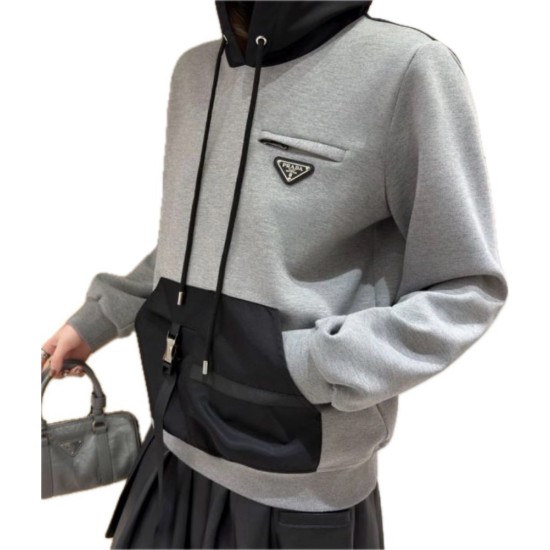 【二手精品9.9新】黑色再生尼龍（Re-Nylon）材質的口袋與帽飾(肩40胸52長65)編號S464