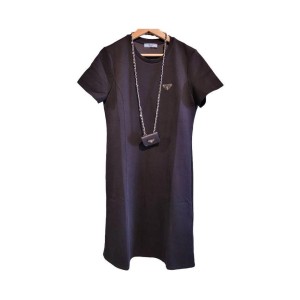 【二手精品9.9新】普拉達Prada 三角標短袖連身裙（肩38胸42長110袖長19）編號S480