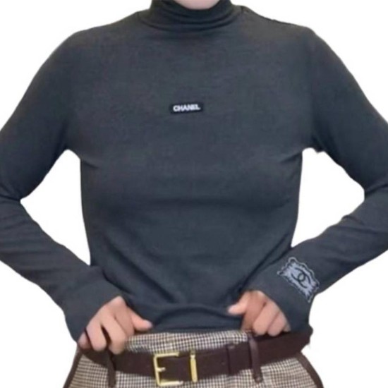 【二手精品9.9新】香奈兒 (CHANEL) 的高領長袖深灰色針織毛衣打底衫(肩38胸48長60袖長61)編號S503
