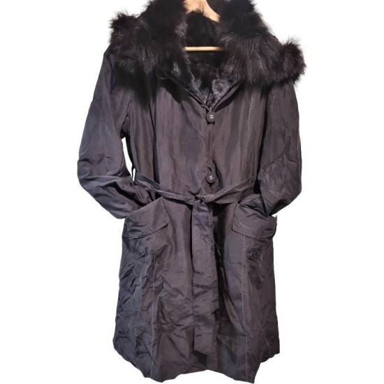 【二手精品9.9新】Chanel (香奈兒) 經典黑色雙面穿真絲與狐狸毛連帽長款大衣風(肩42胸52長93袖長66（毛子可拆／真毛草／內裡也是毛草）)編號S505