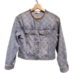【二手精品9.9新】 CHANEL（香奈兒）菱格紋金鏈裝飾圓領牛仔夾克(肩44胸47長50袖長54)編號S512