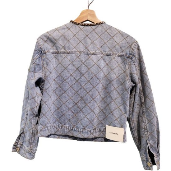【二手精品9.9新】 CHANEL（香奈兒）菱格紋金鏈裝飾圓領牛仔夾克(肩44胸47長50袖長54)編號S512