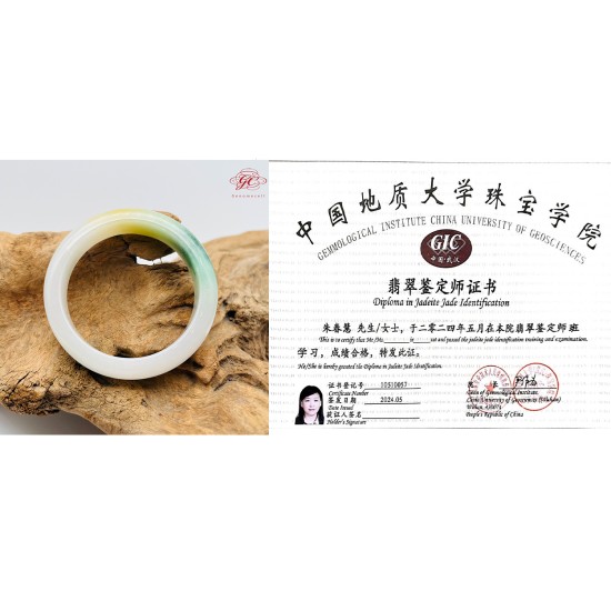 【肌容雪】天然緬甸A貨白底皇家綠翡翠手鐲 編號234 (鐲寬55mm #18號) 【肌容雪】天然緬甸A貨白底皇家綠翡翠手鐲 編號234 (鐲寬55mm #18號)